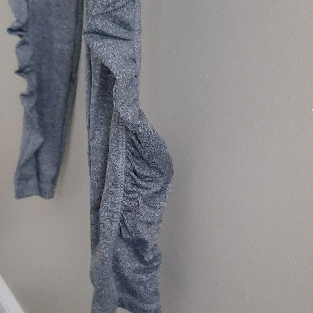 Gray ruffle leggings